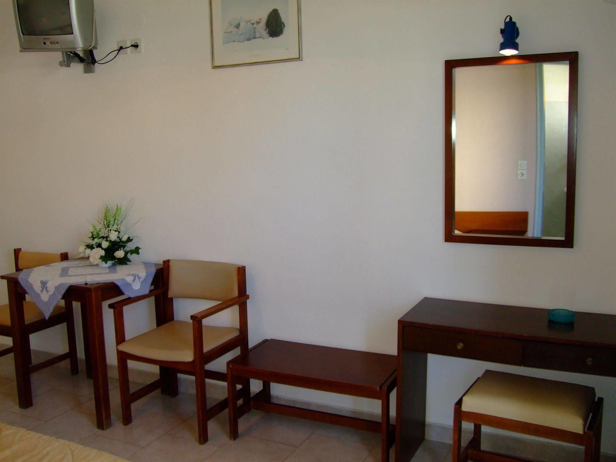 Aparthotel Antonios 3*