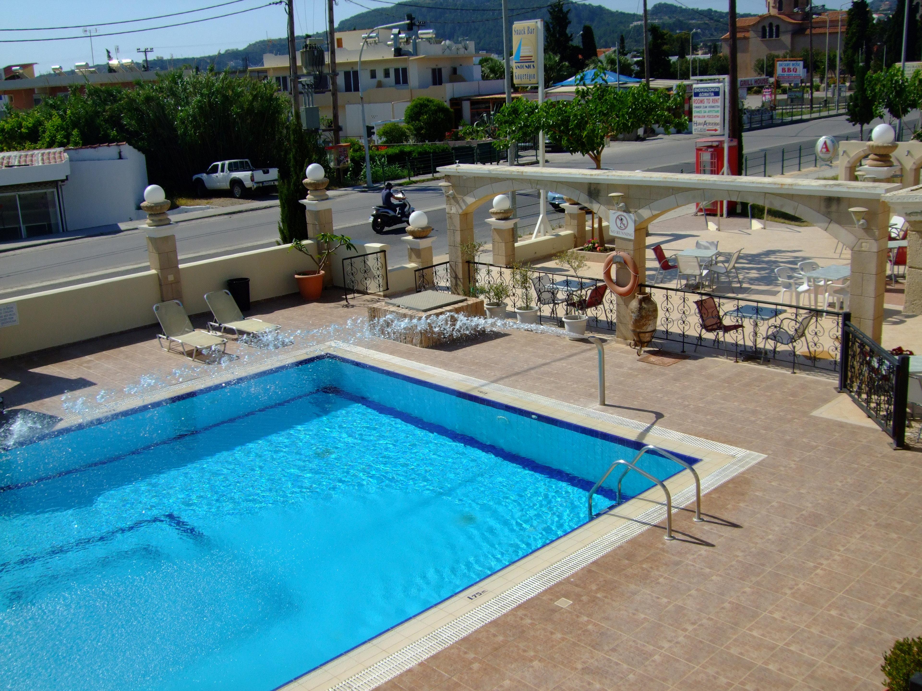 Antonios Aparthotel